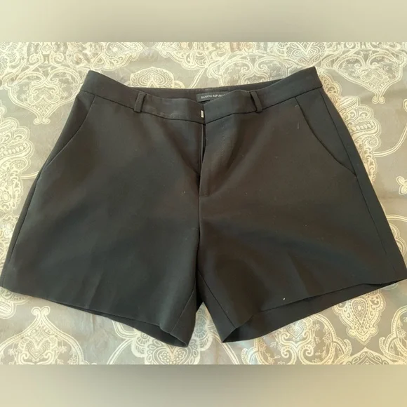 Banana Republic Black Dress Shorts Sleek Design - Picture 1 of 5